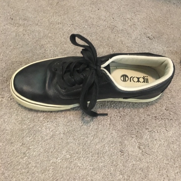 🔴 Men’s black and white sneakers - Picture 2 of 5